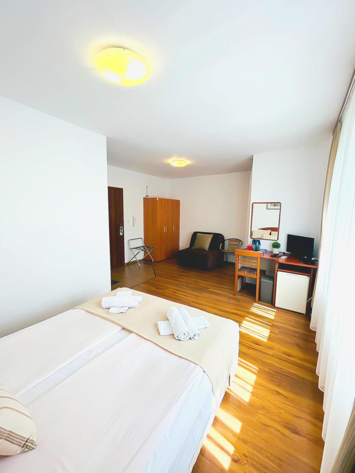 Family Hotel Helios Слънчев бряг Екстериор снимка