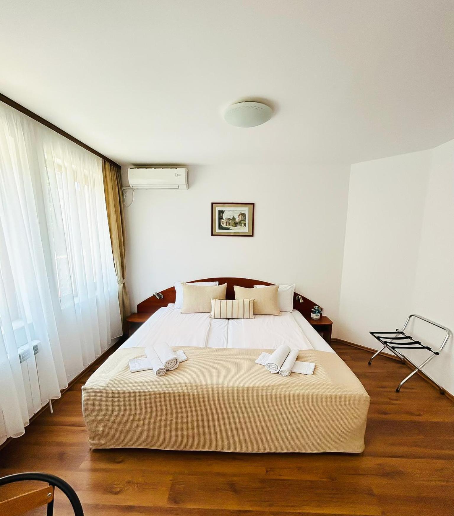 Family Hotel Helios Слънчев бряг Екстериор снимка