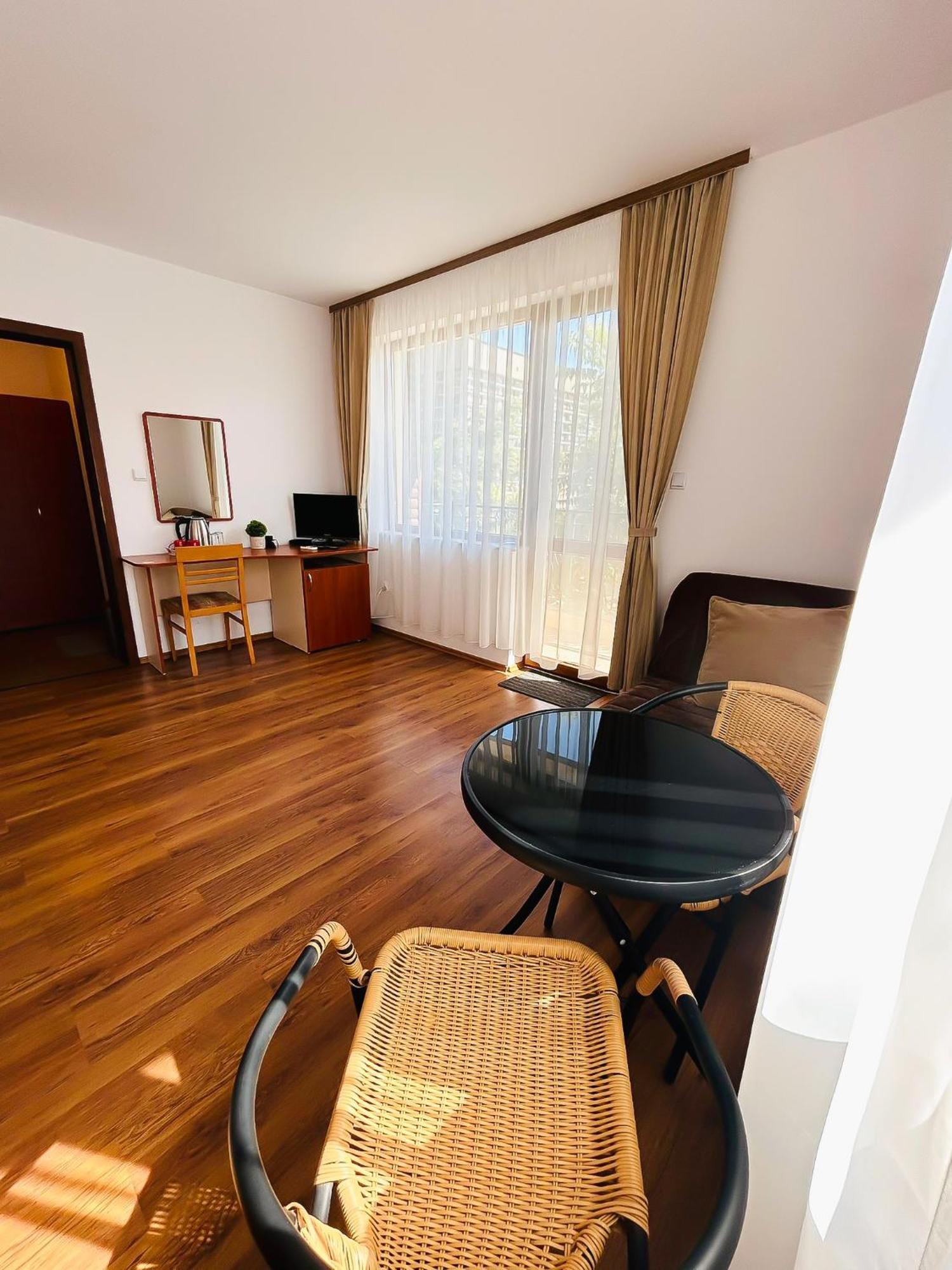 Family Hotel Helios Слънчев бряг Екстериор снимка