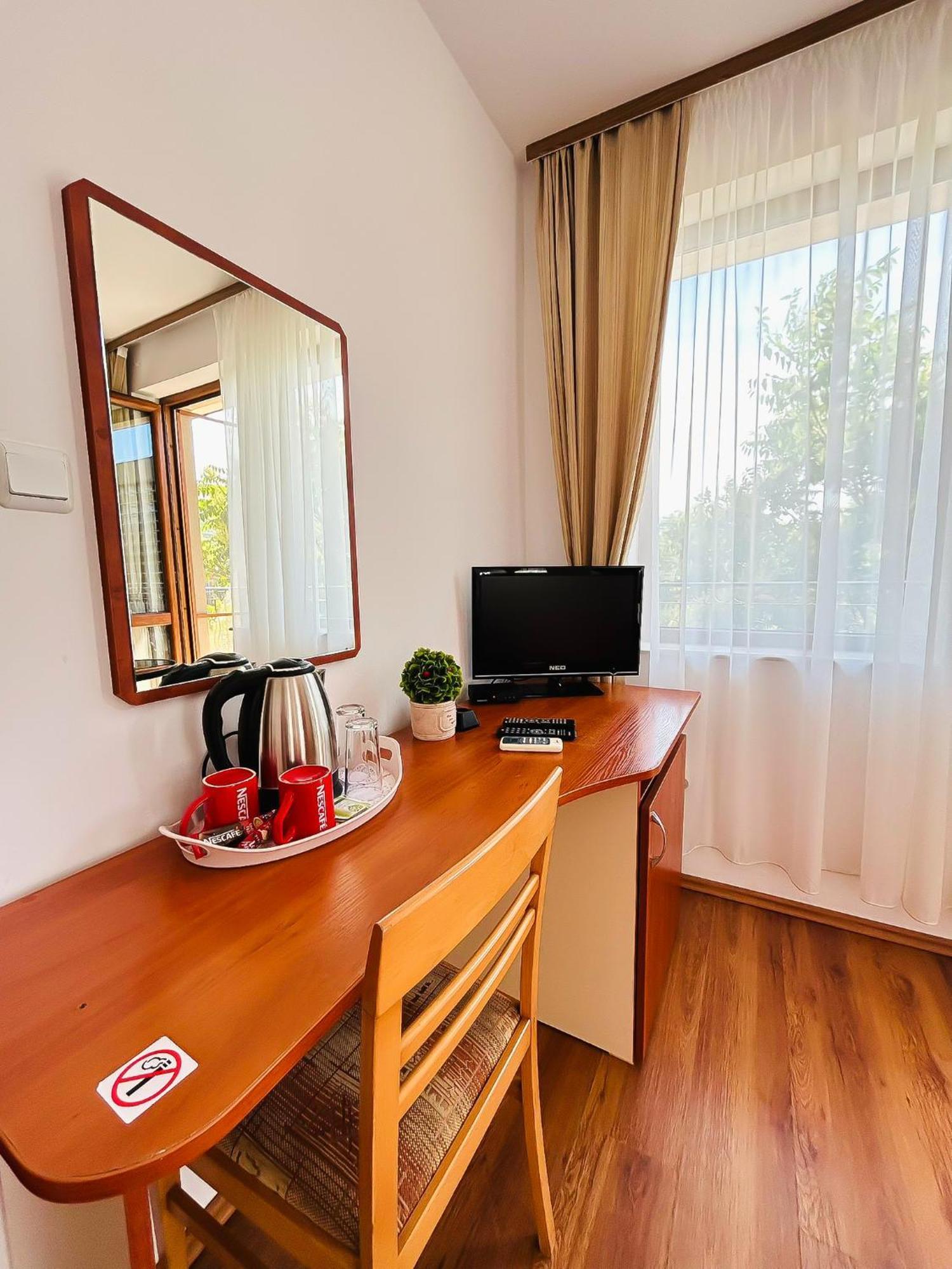 Family Hotel Helios Слънчев бряг Екстериор снимка