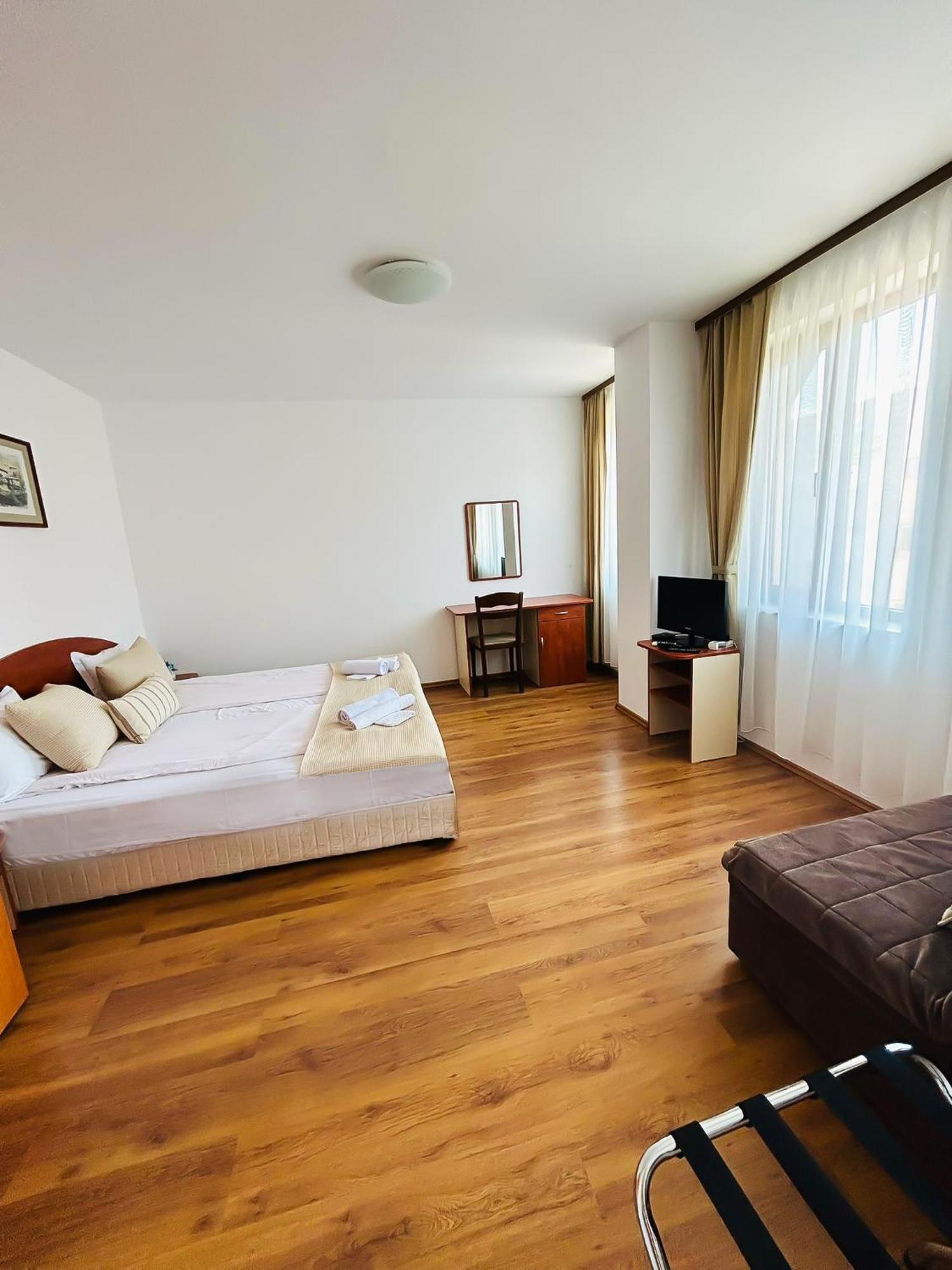 Family Hotel Helios Слънчев бряг Екстериор снимка